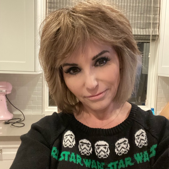 Meet your Posher, Lauren - Picture 4 of 5